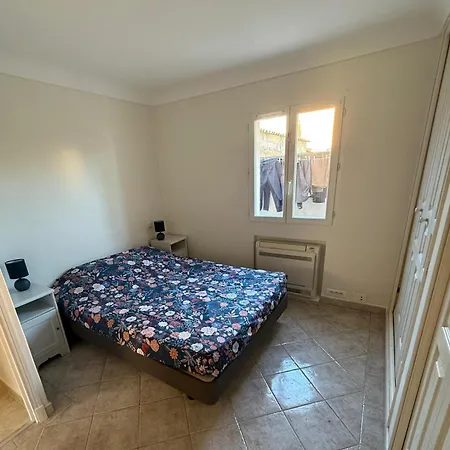 Appartement Bas De Avec Jardin - Centre Et à Pied Sainte-Maxime